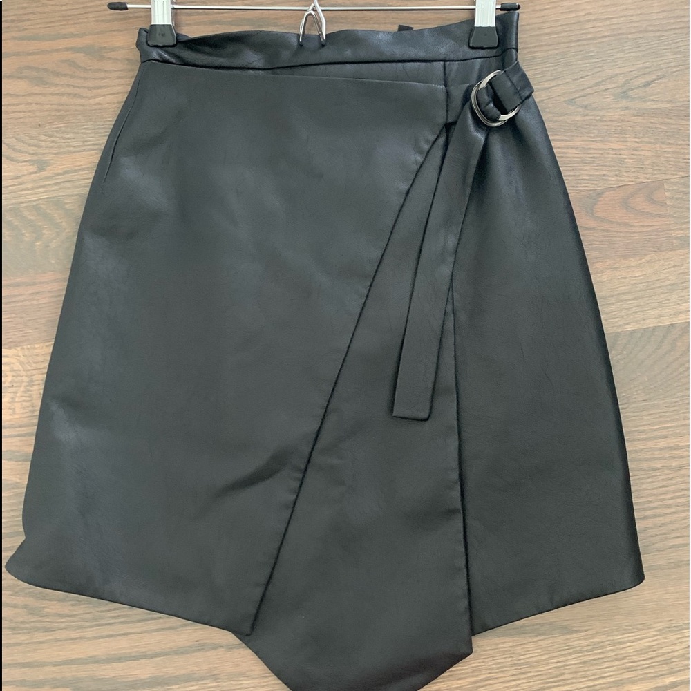 BCBG MAXAZRIA black skirt